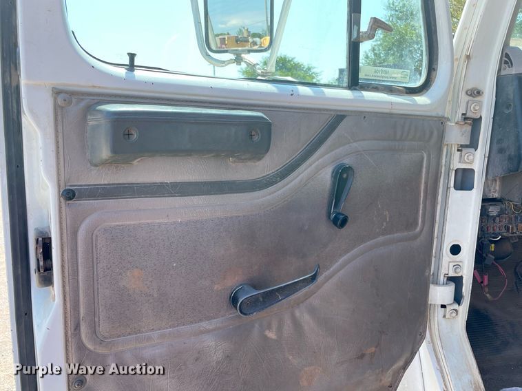 image for item NB9106 2000 International 4900  dump truck