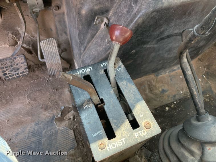 image for item NB9106 2000 International 4900  dump truck