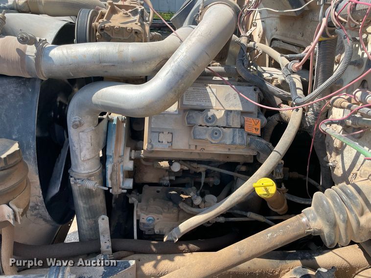 image for item NB9106 2000 International 4900  dump truck