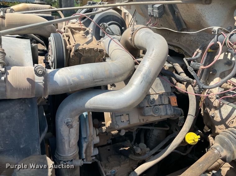 image for item NB9106 2000 International 4900  dump truck