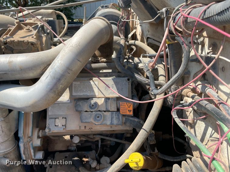 image for item NB9106 2000 International 4900  dump truck