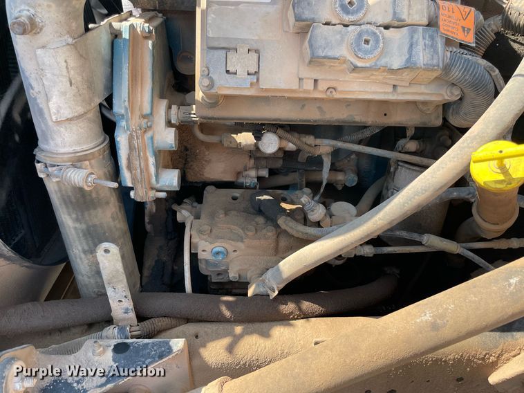 image for item NB9106 2000 International 4900  dump truck