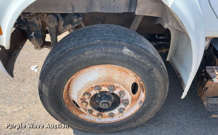 image for item NB9106 2000 International 4900  dump truck