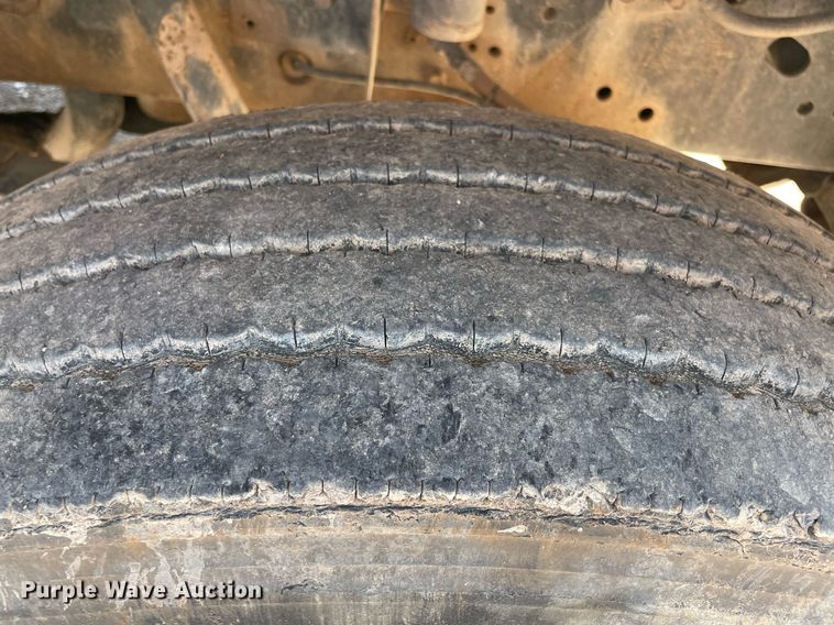 image for item NB9106 2000 International 4900  dump truck