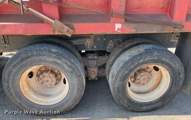 image for item NB9106 2000 International 4900  dump truck