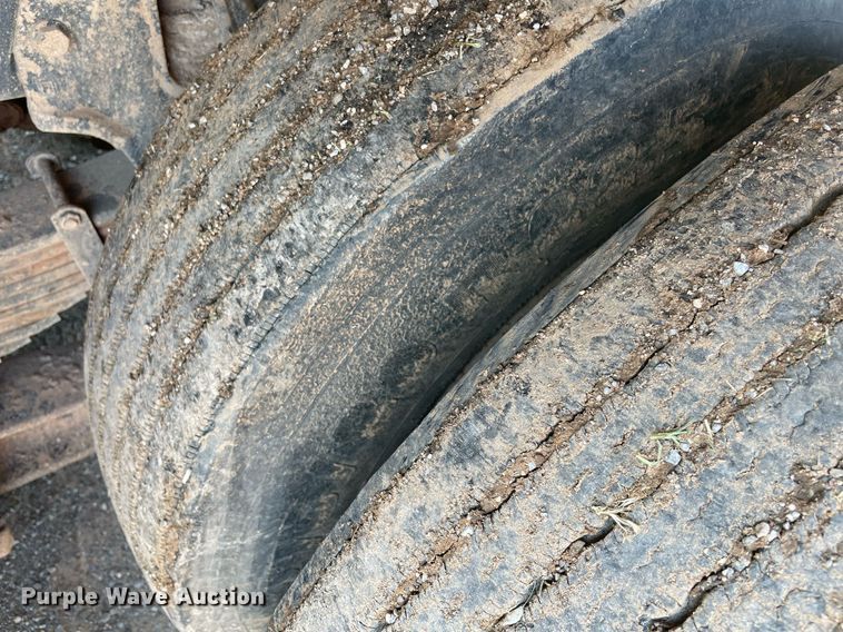 image for item NB9106 2000 International 4900  dump truck