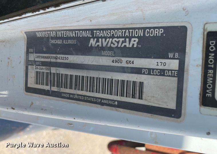 image for item NB9106 2000 International 4900  dump truck