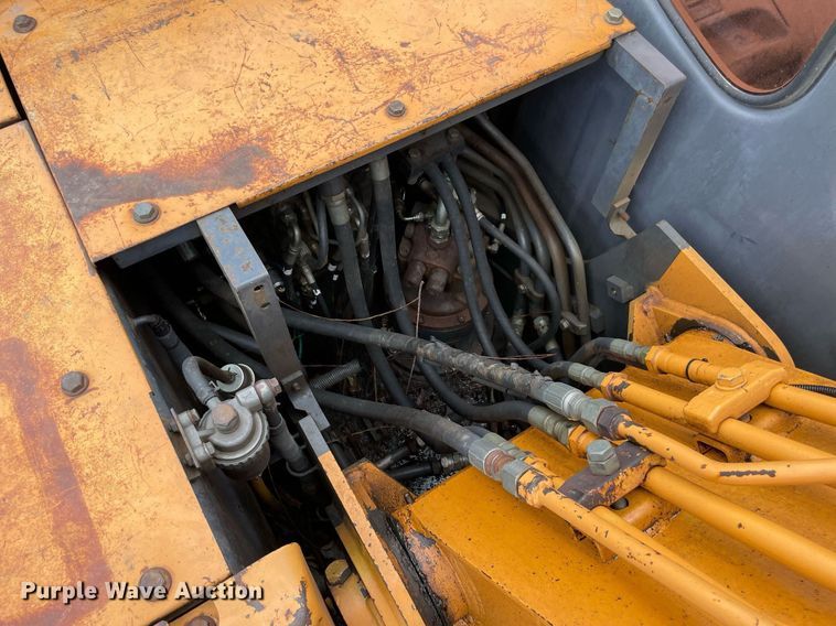 image for item NB9116 2003 Case CX130  excavator