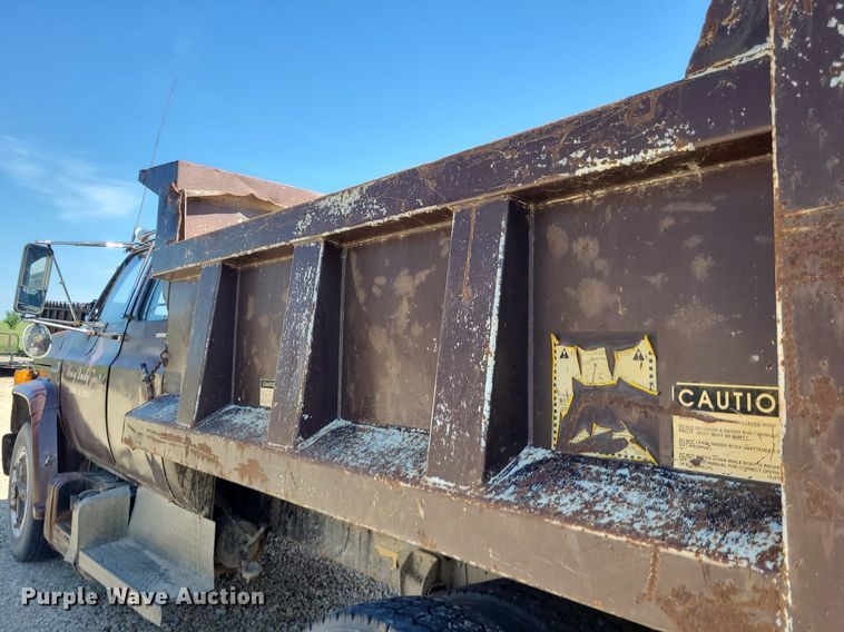 image for item NX9632 1974 GMC 6500  Crew Cab dump truck