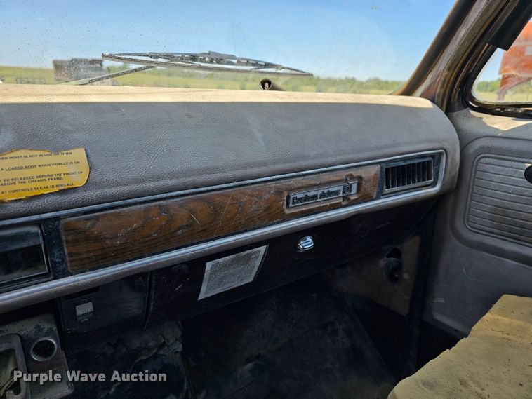 image for item NX9632 1974 GMC 6500  Crew Cab dump truck