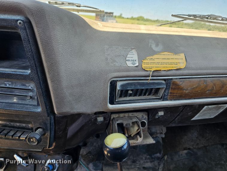 image for item NX9632 1974 GMC 6500  Crew Cab dump truck