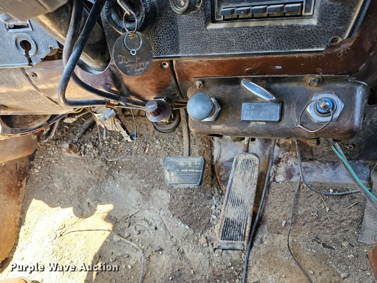 image for item NX9632 1974 GMC 6500  Crew Cab dump truck