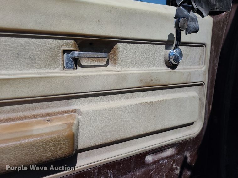 image for item NX9632 1974 GMC 6500  Crew Cab dump truck