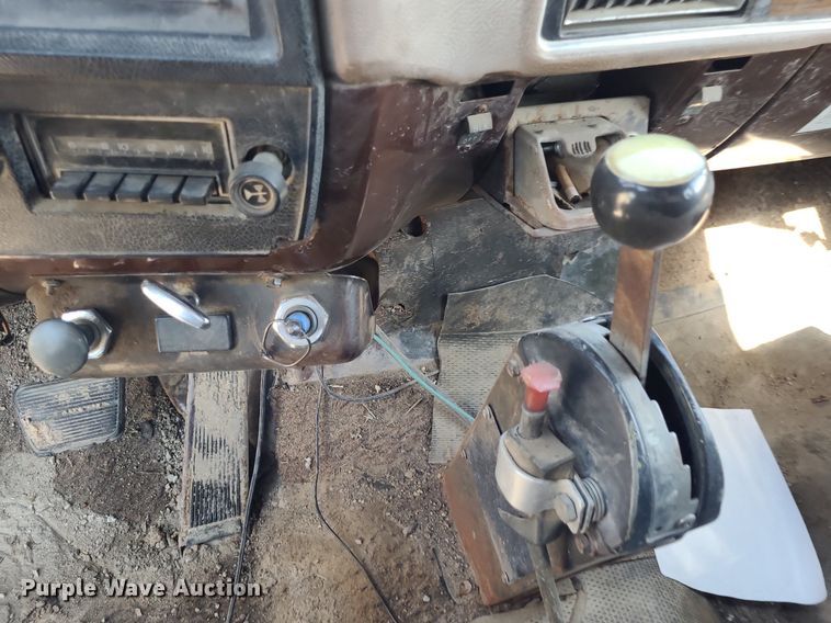image for item NX9632 1974 GMC 6500  Crew Cab dump truck