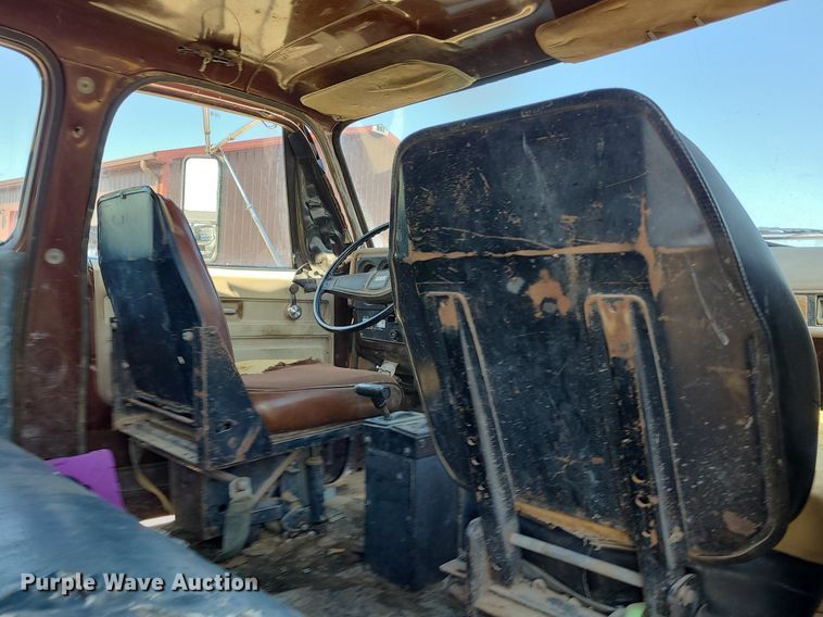 image for item NX9632 1974 GMC 6500  Crew Cab dump truck