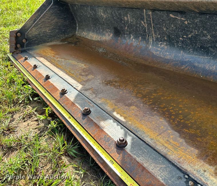 image for item OC9096 2018 Kubota SVL95-2S  tracked skid steer loader