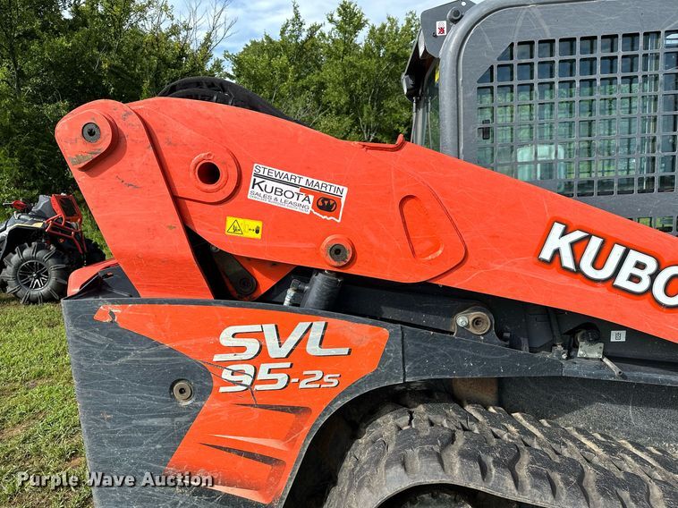 image for item OC9096 2018 Kubota SVL95-2S  tracked skid steer loader