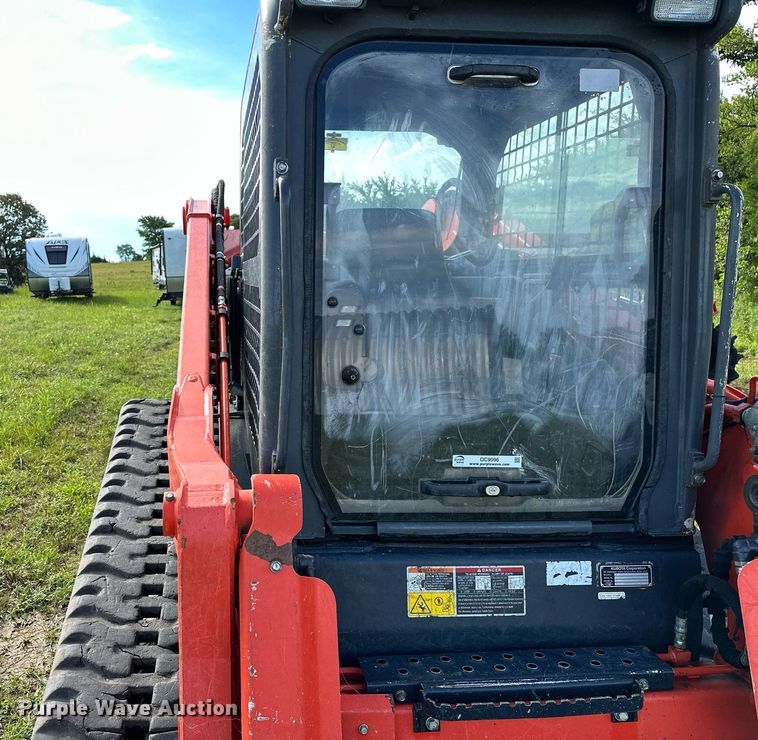 image for item OC9096 2018 Kubota SVL95-2S  tracked skid steer loader