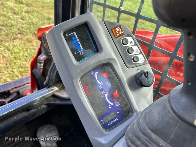 image for item OC9096 2018 Kubota SVL95-2S  tracked skid steer loader