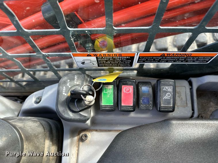 image for item OC9096 2018 Kubota SVL95-2S  tracked skid steer loader