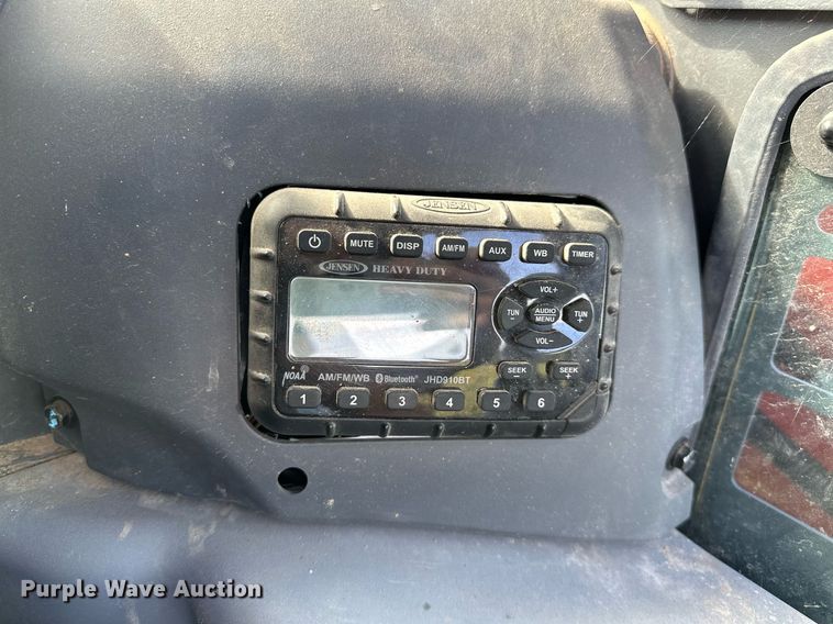 image for item OC9096 2018 Kubota SVL95-2S  tracked skid steer loader