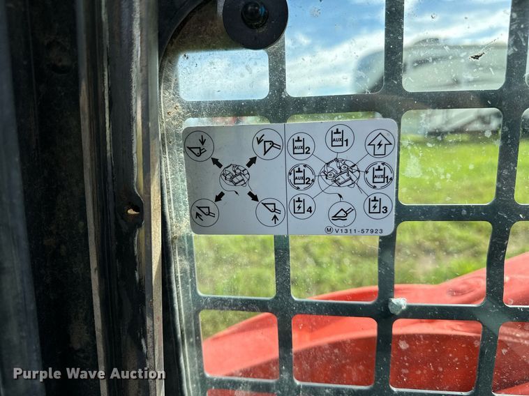 image for item OC9096 2018 Kubota SVL95-2S  tracked skid steer loader