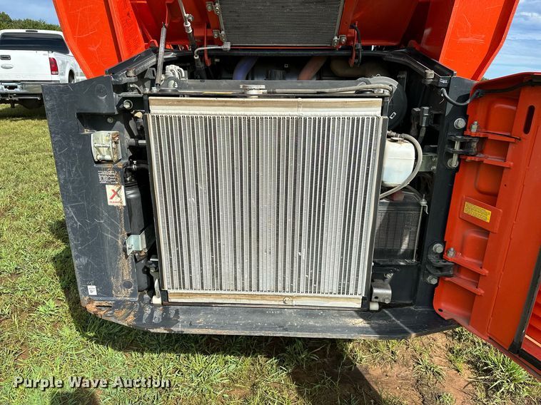 image for item OC9096 2018 Kubota SVL95-2S  tracked skid steer loader