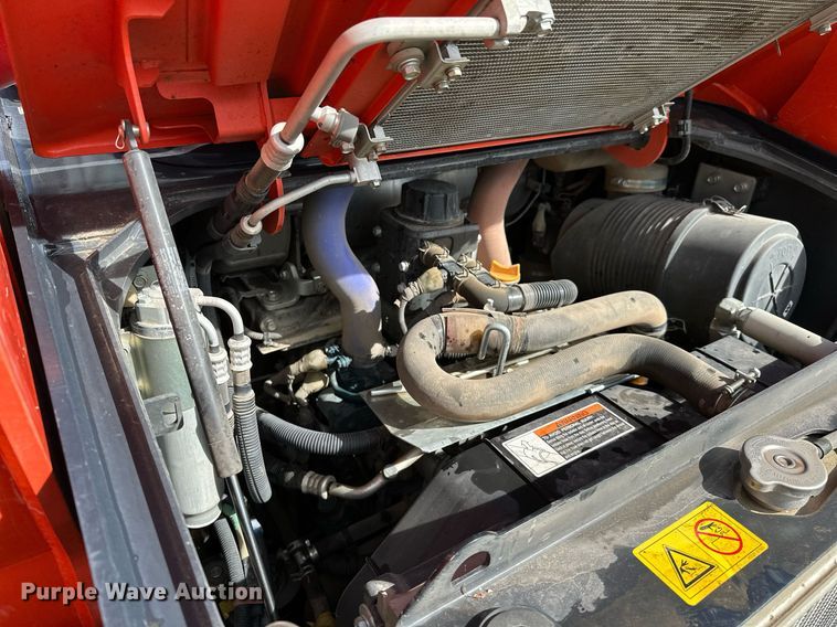 image for item OC9096 2018 Kubota SVL95-2S  tracked skid steer loader