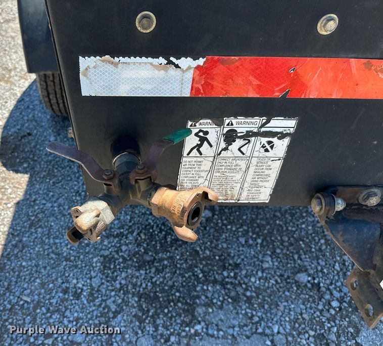 image for item OC9101 2007 Sullair 185  air compressor