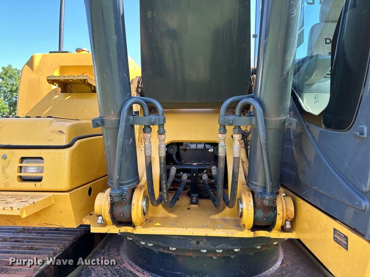 image for item OC9115 2014 John Deere 250G LC  excavator