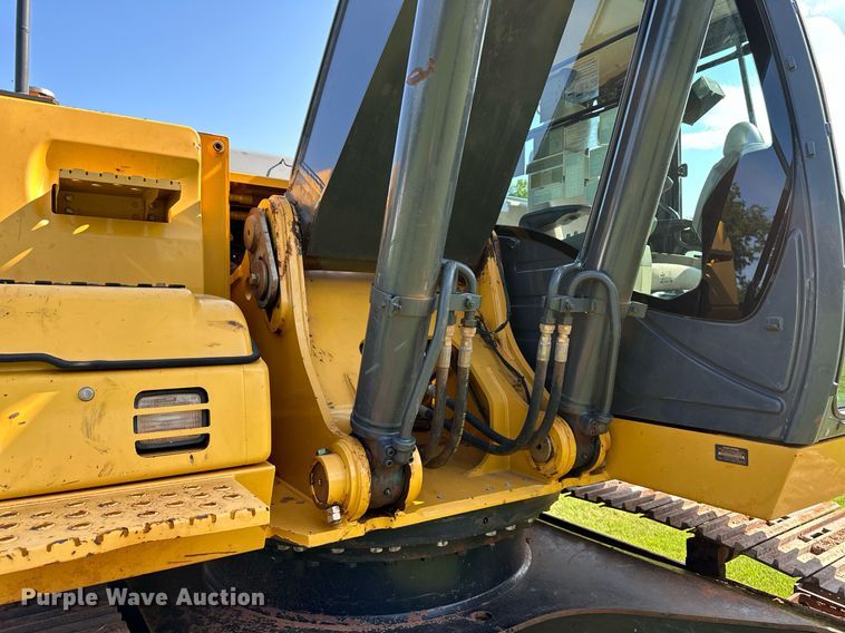 image for item OC9115 2014 John Deere 250G LC  excavator