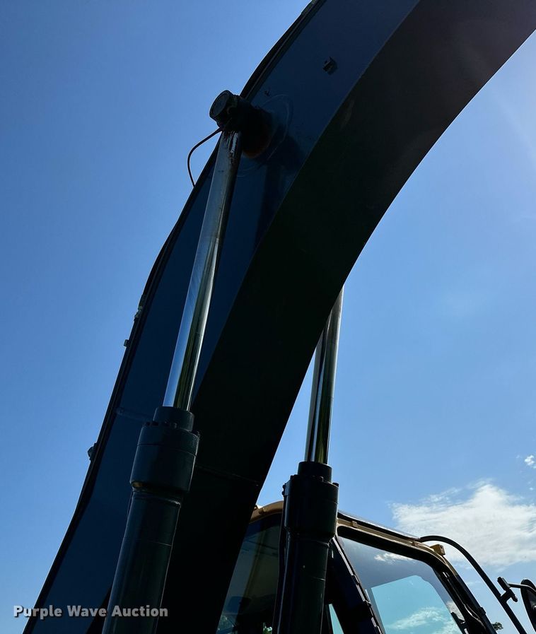 image for item OC9115 2014 John Deere 250G LC  excavator