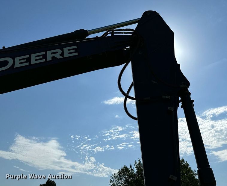 image for item OC9115 2014 John Deere 250G LC  excavator