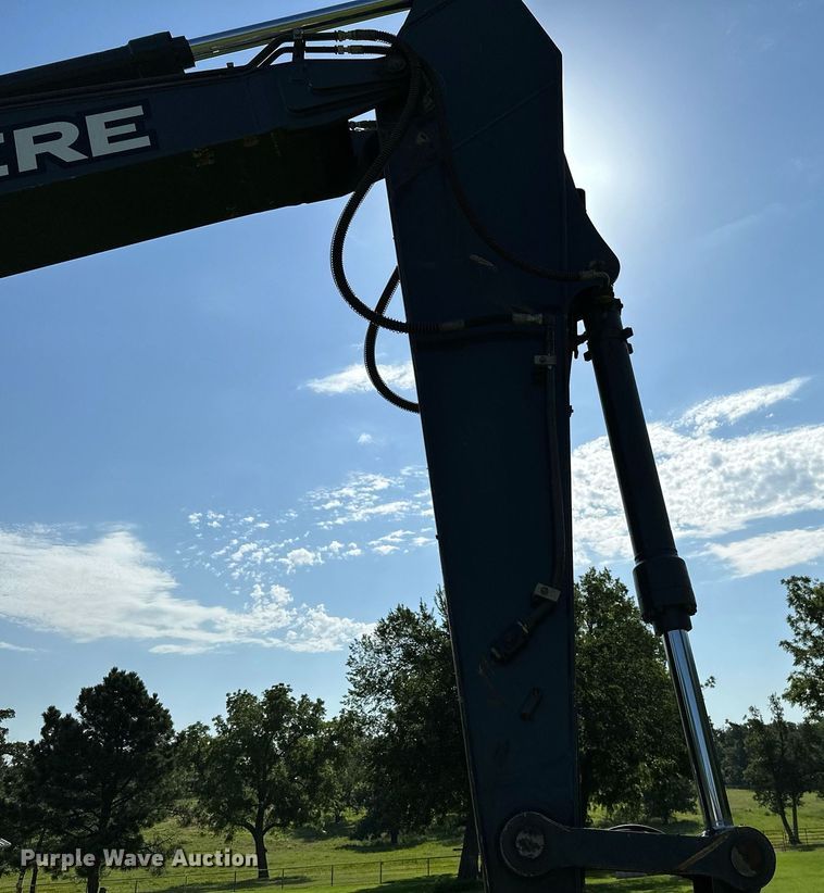 image for item OC9115 2014 John Deere 250G LC  excavator