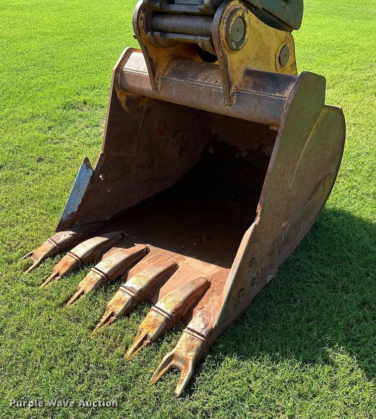 image for item OC9115 2014 John Deere 250G LC  excavator