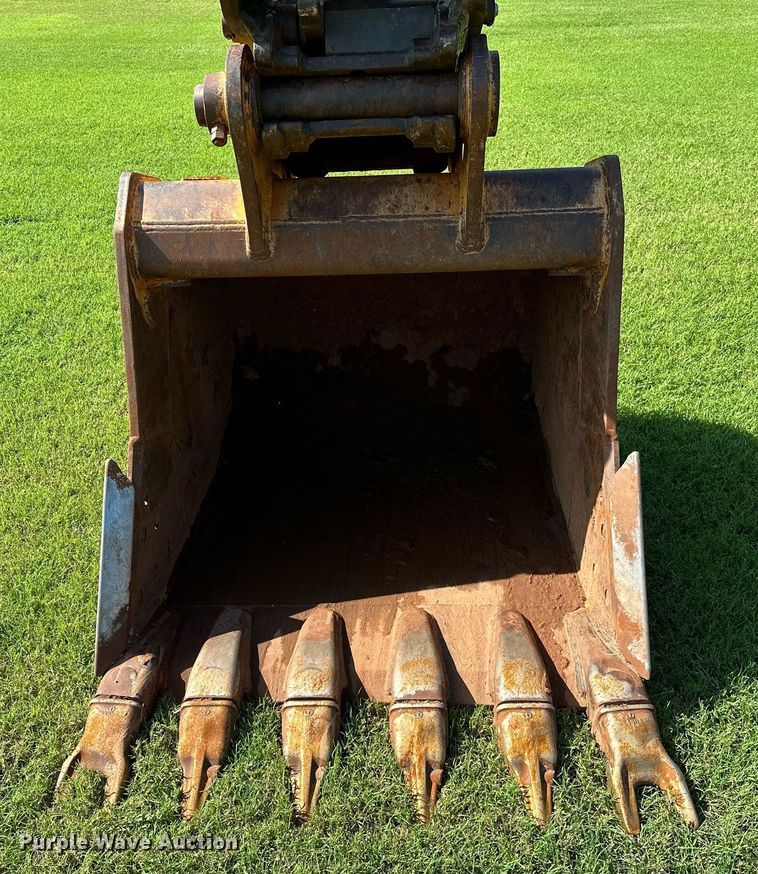 image for item OC9115 2014 John Deere 250G LC  excavator