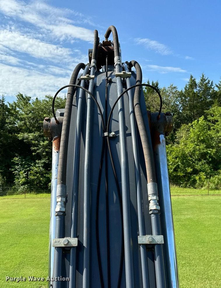 image for item OC9115 2014 John Deere 250G LC  excavator