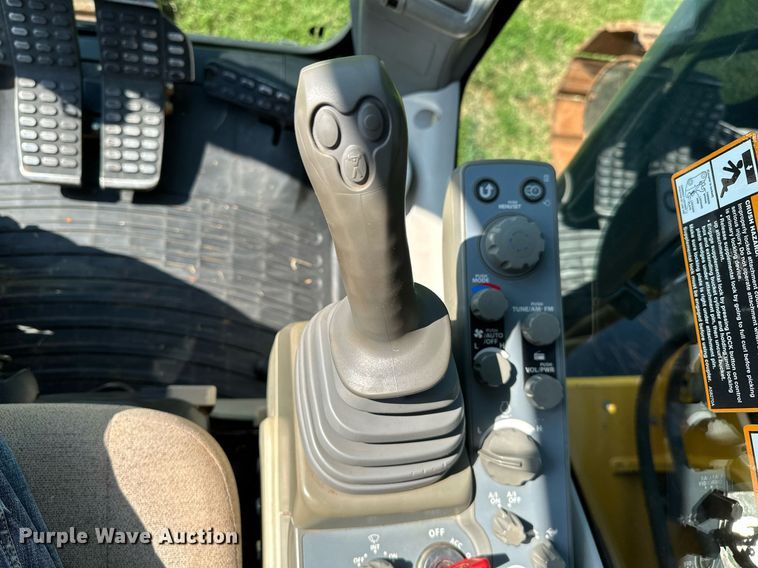 image for item OC9115 2014 John Deere 250G LC  excavator