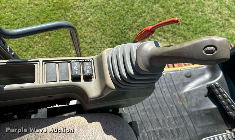 image for item OC9115 2014 John Deere 250G LC  excavator