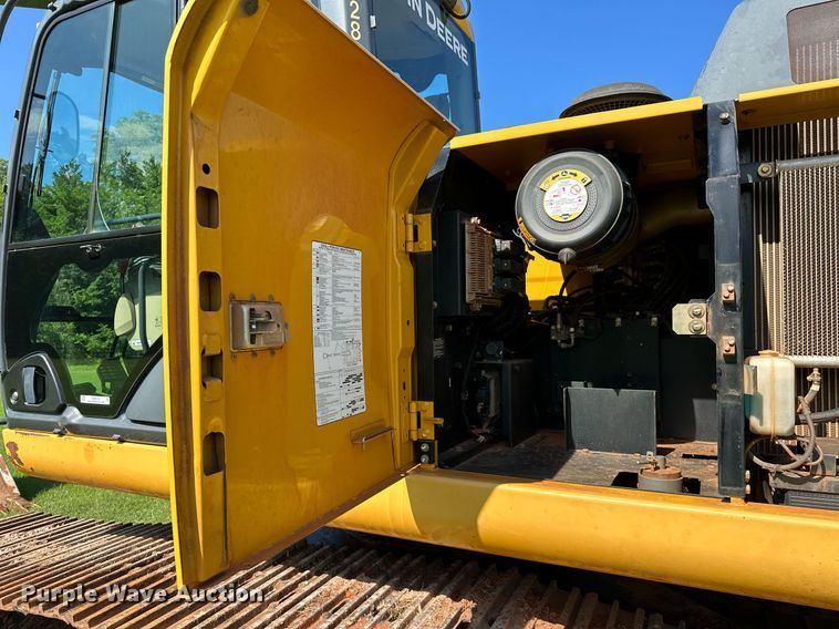 image for item OC9115 2014 John Deere 250G LC  excavator