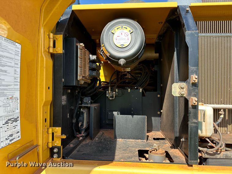 image for item OC9115 2014 John Deere 250G LC  excavator