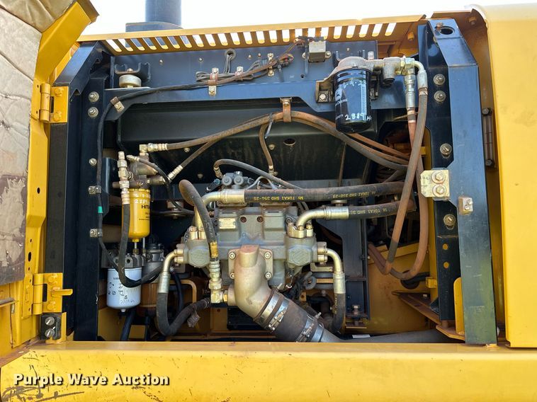 image for item OC9115 2014 John Deere 250G LC  excavator