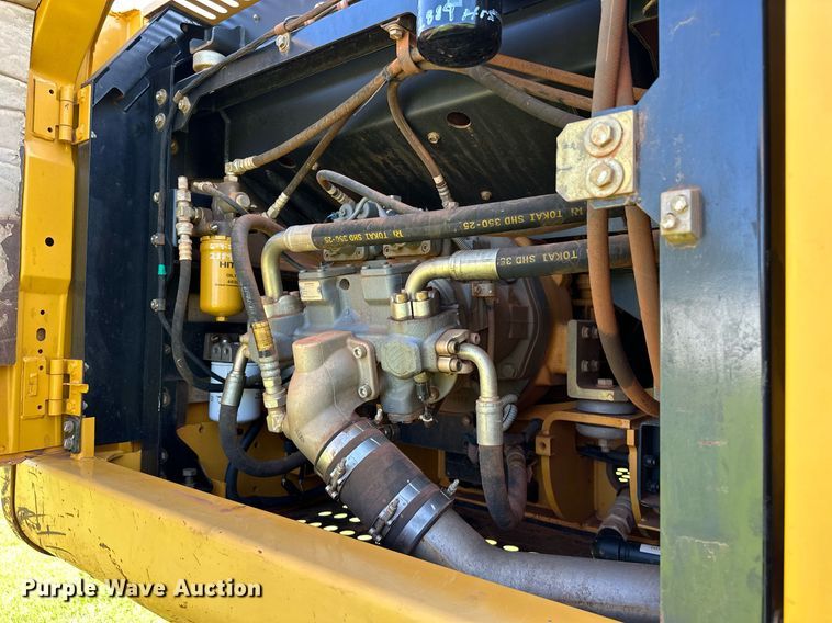 image for item OC9115 2014 John Deere 250G LC  excavator