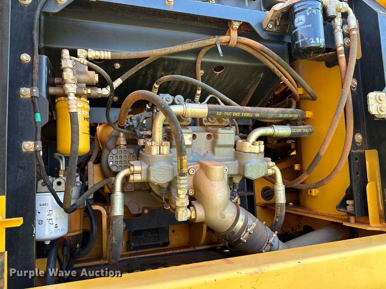 image for item OC9115 2014 John Deere 250G LC  excavator