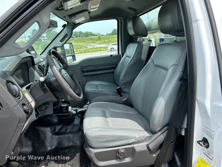 image for item OK9656 2013 Ford F550 Super Duty  bucket truck