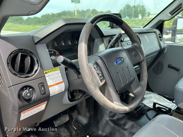 image for item OK9656 2013 Ford F550 Super Duty  bucket truck