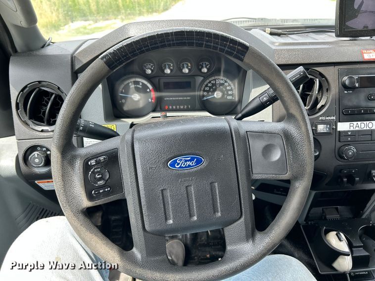 image for item OK9656 2013 Ford F550 Super Duty  bucket truck