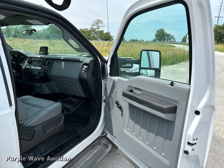 image for item OK9656 2013 Ford F550 Super Duty  bucket truck