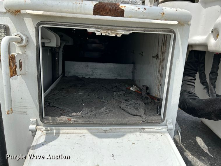 image for item OK9656 2013 Ford F550 Super Duty  bucket truck