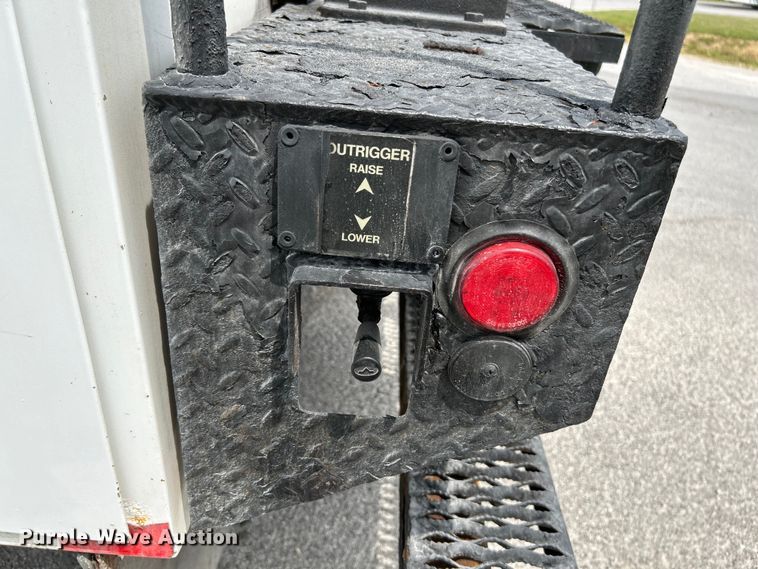 image for item OK9656 2013 Ford F550 Super Duty  bucket truck